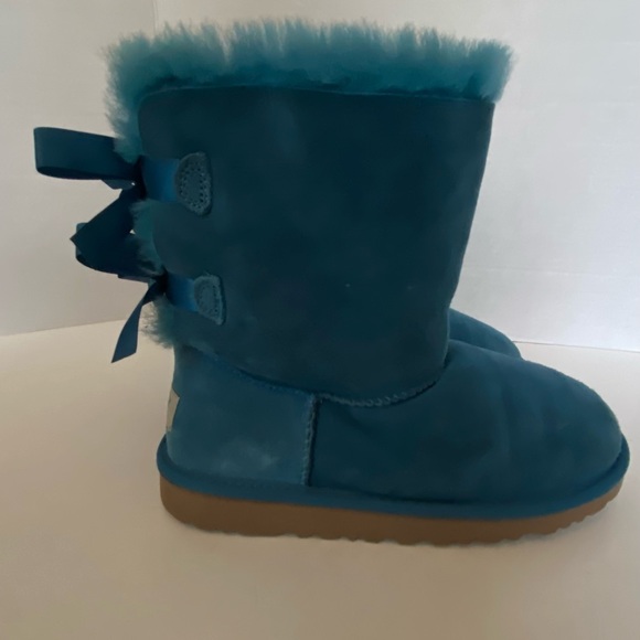 Almost new Ugg boots - Picture 1 of 7